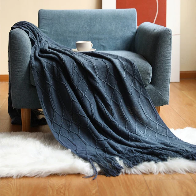 Veha Knitted Blanket - Image 3